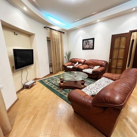 Amigo Guest House Jerevan Buitenkant foto
